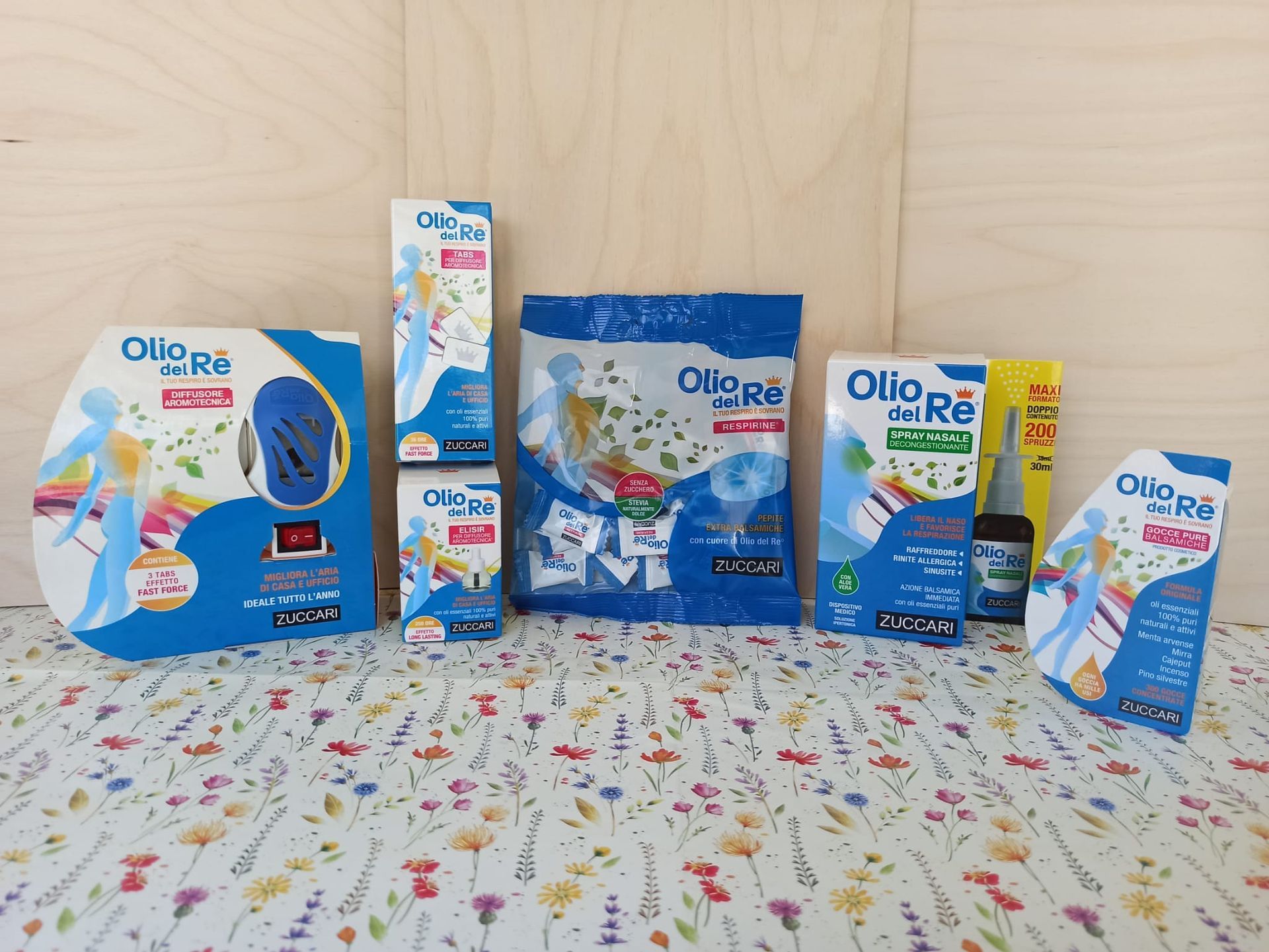 Zuccari linea Olio del Re Poggibonsi Siena. con oli essenziali 100% puri, naturali e attivi. Per una respirazione fluida e naturale. Diffusore aromatecnica, ricarica in tabs, ricarica liquida, caramelle Respirine, spray nasale e gocce pure balsamiche.