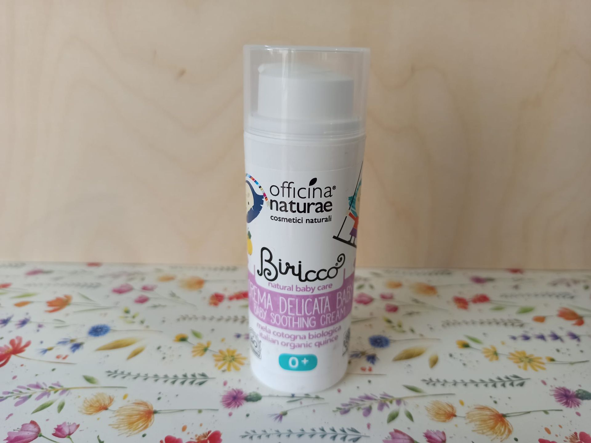 Officina Naturae Biricco Poggibonsi Siena. linea detergenza bio per neonati e bambini arricchita con preziosi estratti vegetali biologici di Mela Cotogna italiana. Crema delicata baby.