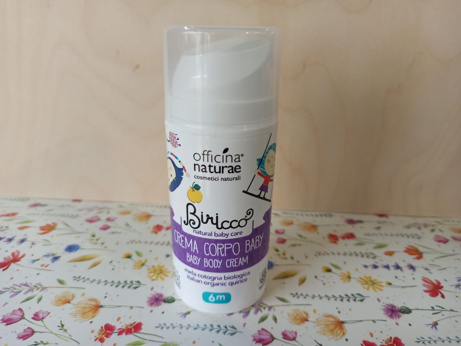 Officina Naturae Biricco Poggibonsi Siena. linea detergenza bio per neonati e bambini arricchita con preziosi estratti vegetali biologici di Mela Cotogna italiana. Crema corpo baby.