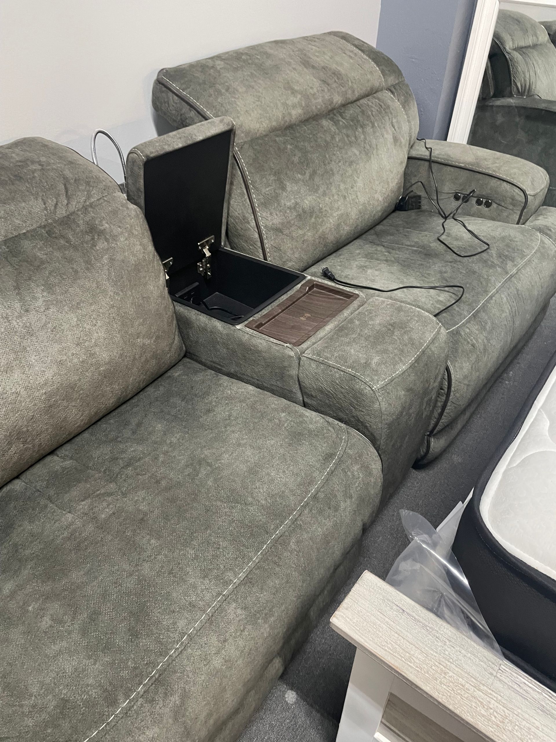 Preowned-Power-recliner-dark-grey-bratz-CFW-Ft-Myers-Fl