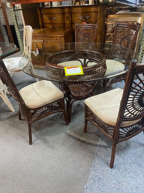 Preowned-brown-wicker-dinette-four-chairs-bratz-CFW-ft-myers-fl