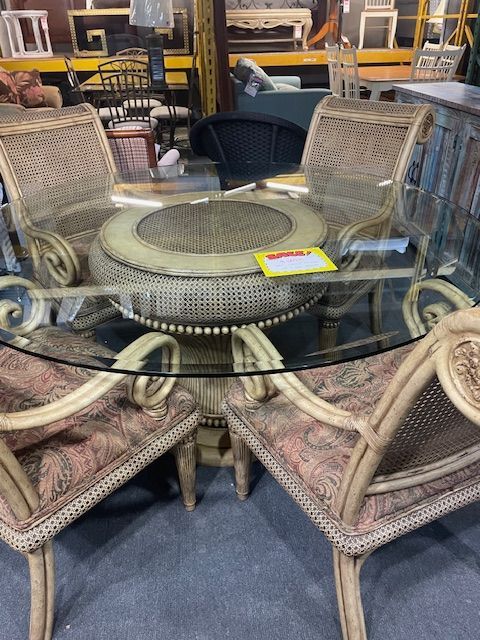 preowned-glasstop-dinette-with-four-chairs-bratz-CFW-ft-myers-fl