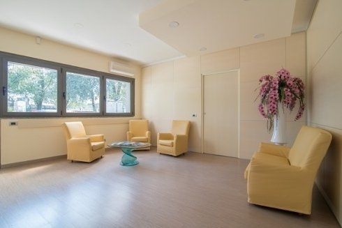 sala del commiato pronta per ricevere i famigliari