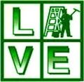 Un logo vert et blanc pour une entreprise de nettoyage avec un homme sur une échelle.
