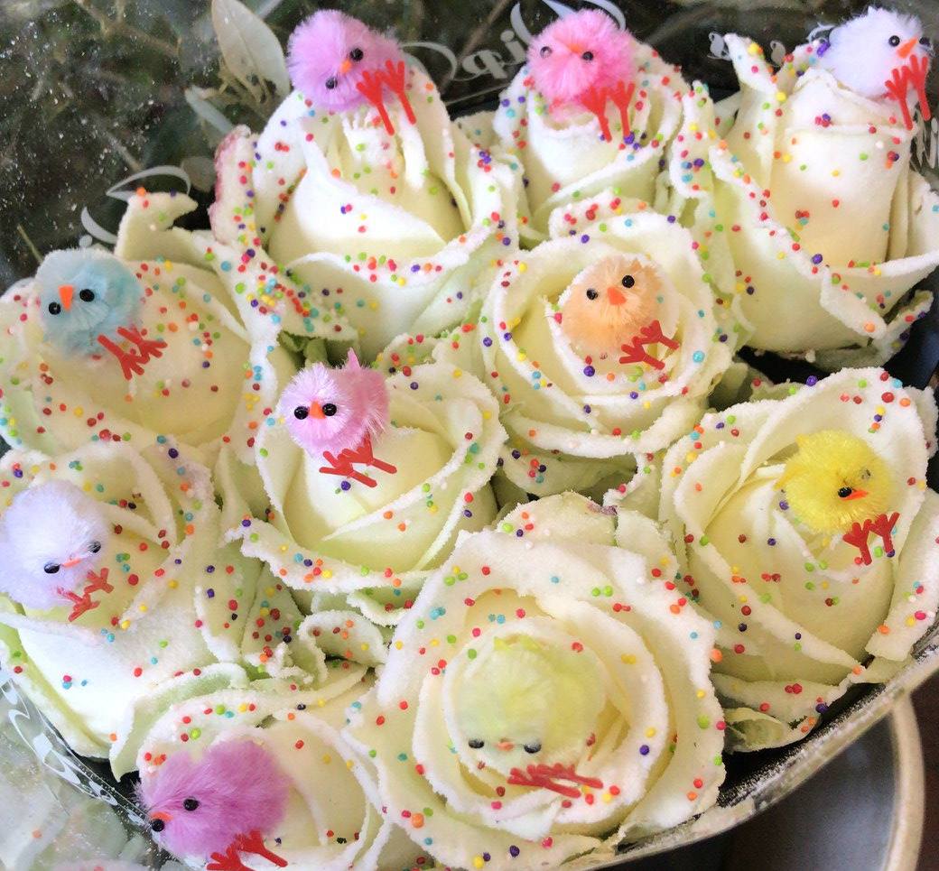 composizione floreale per evento pasquale