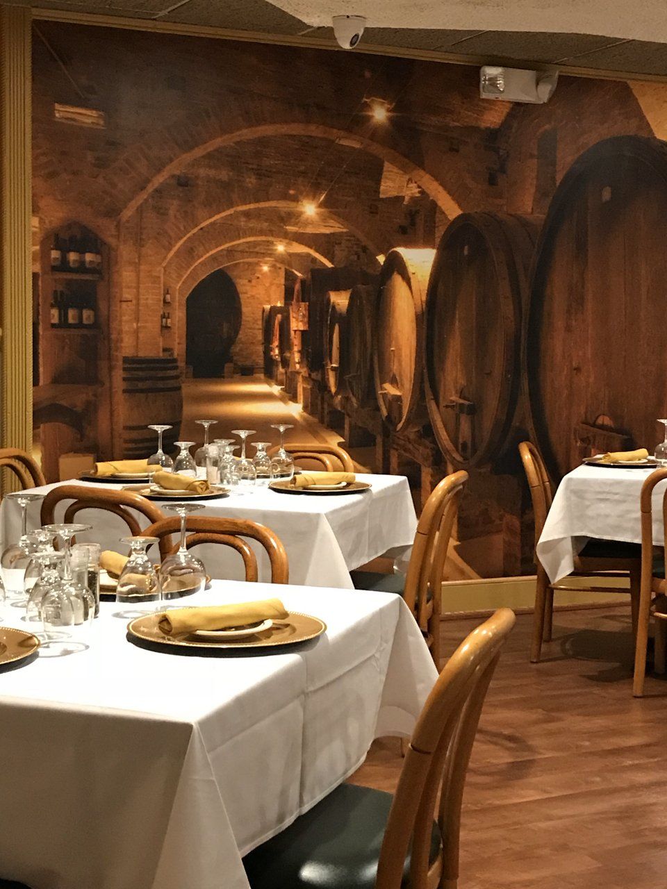 Avenue Bar and Grill