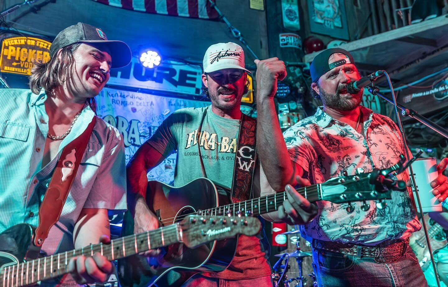 Riley Green, Randy Houser, Chandler Walters, Sand in my Boots