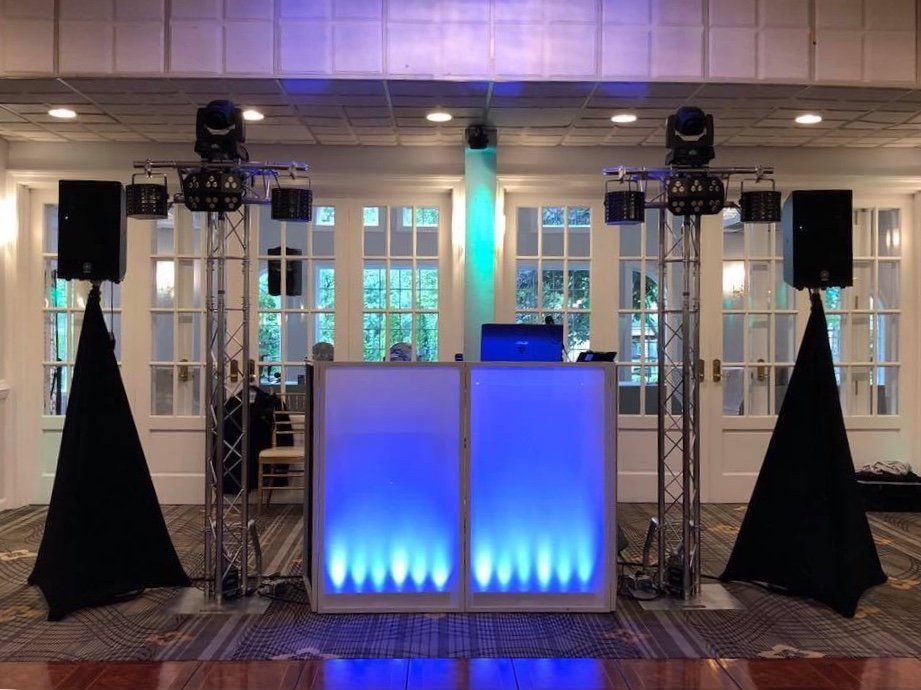 DJ and dance lighting for a wedding at the Villa Bianca