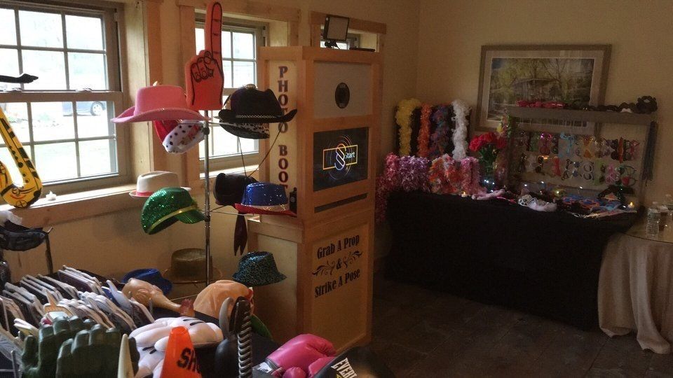 Swazae Photo Booth at Wood Acres for a wedding