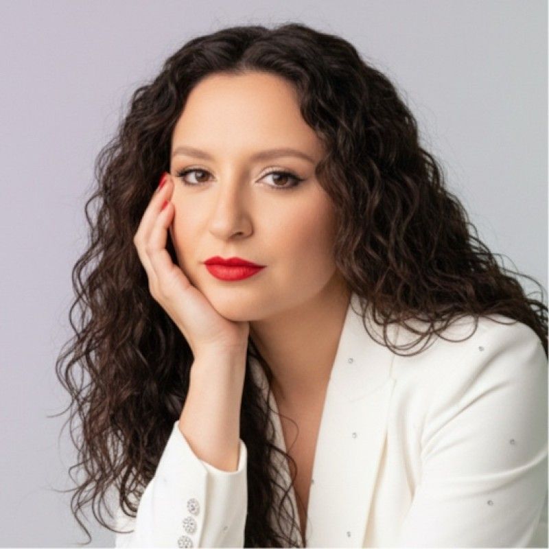 Brenda Tanus - Viva Chicken