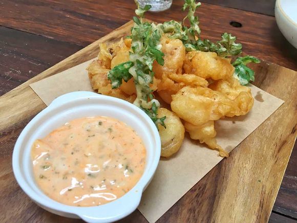 Fried calamari with Creamy Chipotle Sauce