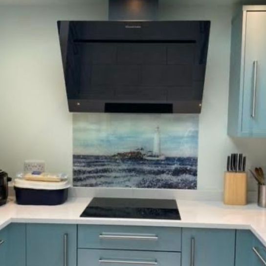 Whitley-Bay-Lighthouse-Glass-splashback-by-emily-ward-art