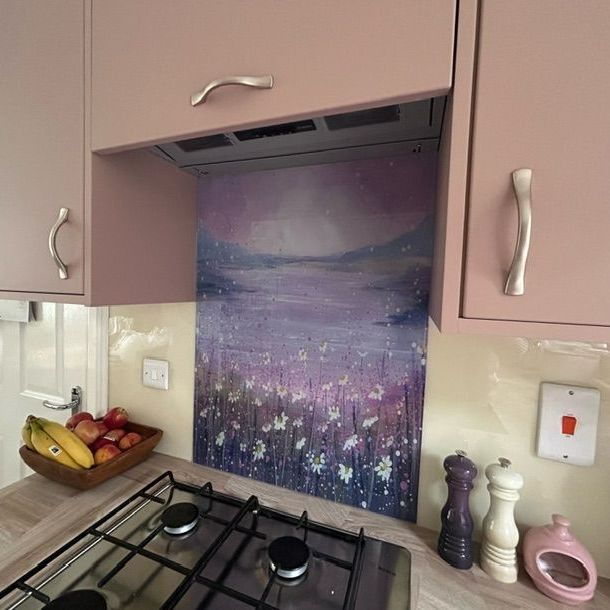 oven-glass-splasback-lake-view-with-flower-pattern
