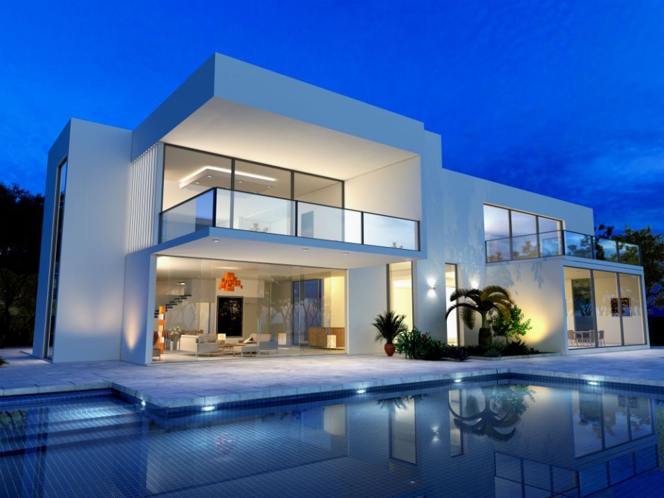 Casa moderna bianca con vetrate