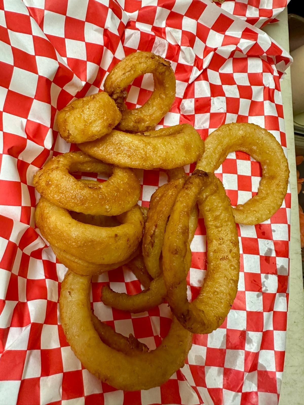 Rialto Pizza lunch special: Chicken wings, fries, and soda for $13.99, Monday 11 AM-3 PM.