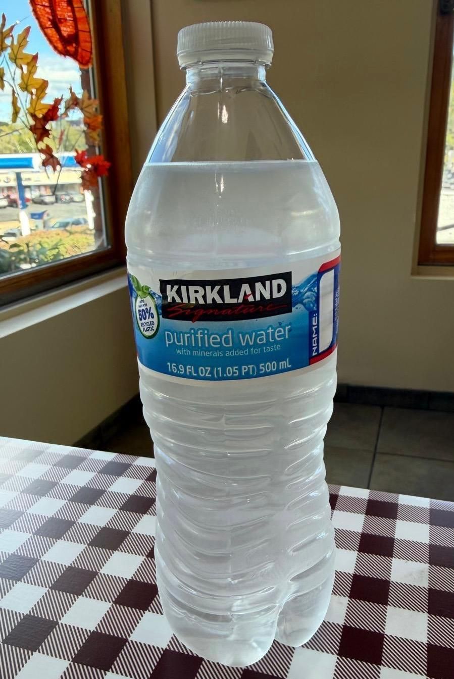 Rialto Pizza lunch special: Chicken wings, fries, and soda for $13.99, Monday 11 AM-3 PM.