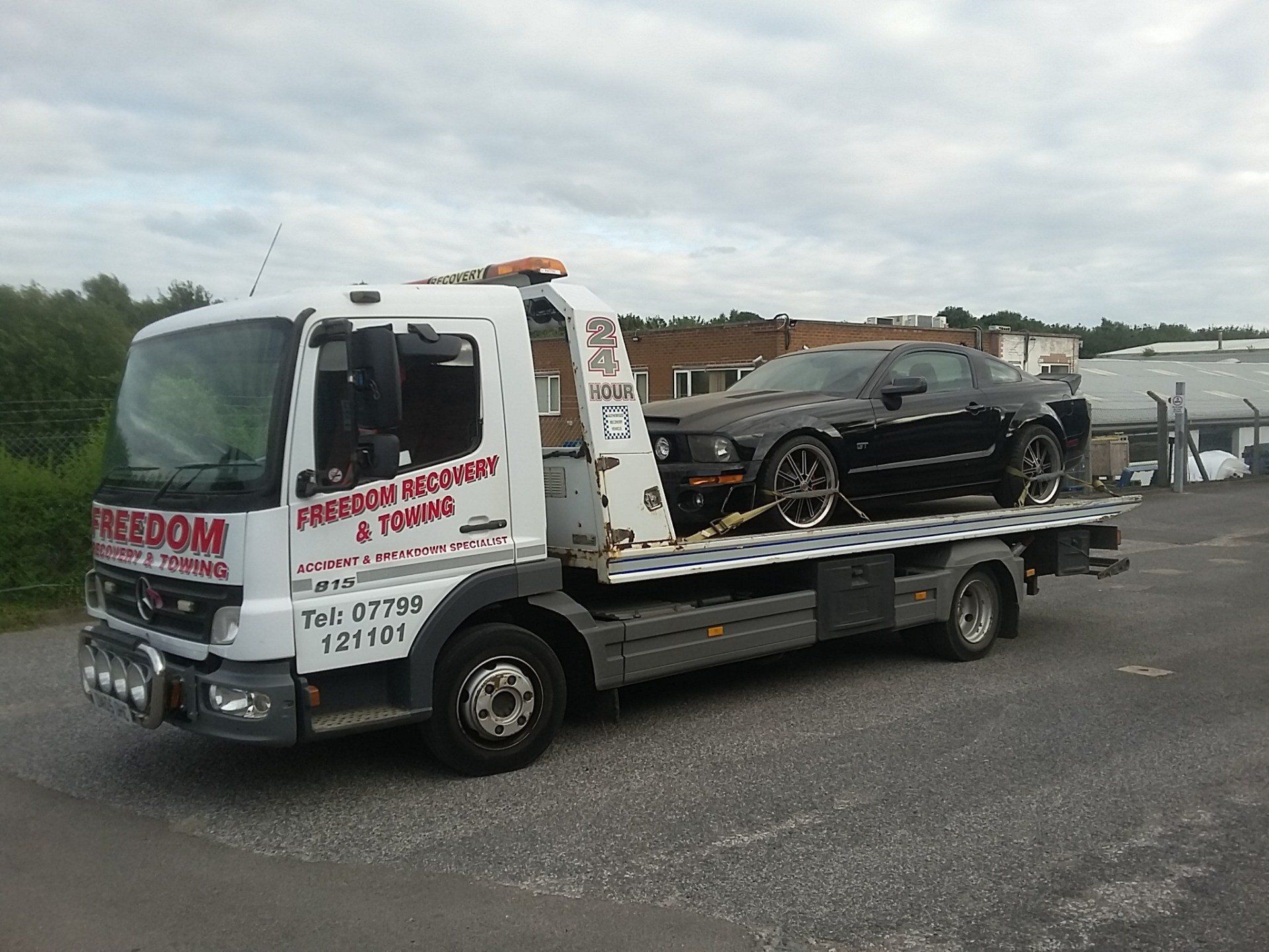 Freedom Recovery & Towing 4