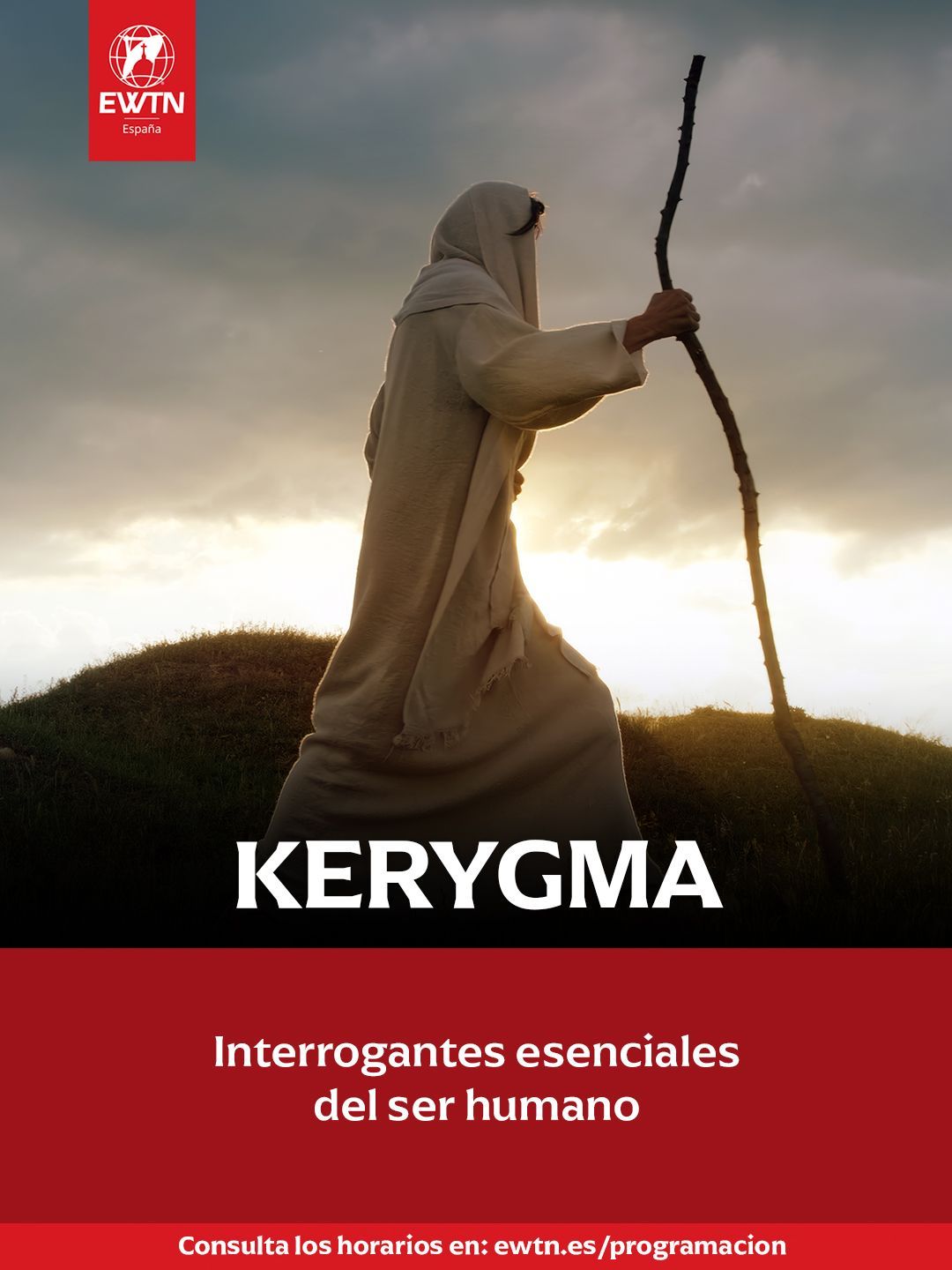 Persona con túnica blanca sosteniendo un bastón, caminando sobre una colina, con la palabra