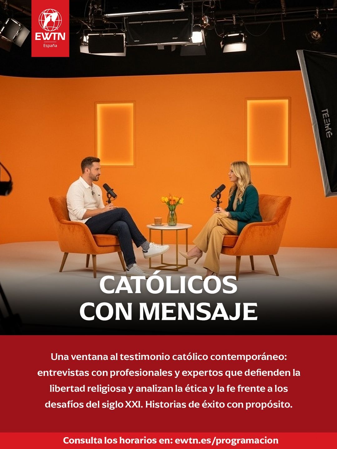 Hombre de traje con teléfono, dentro del cartel de