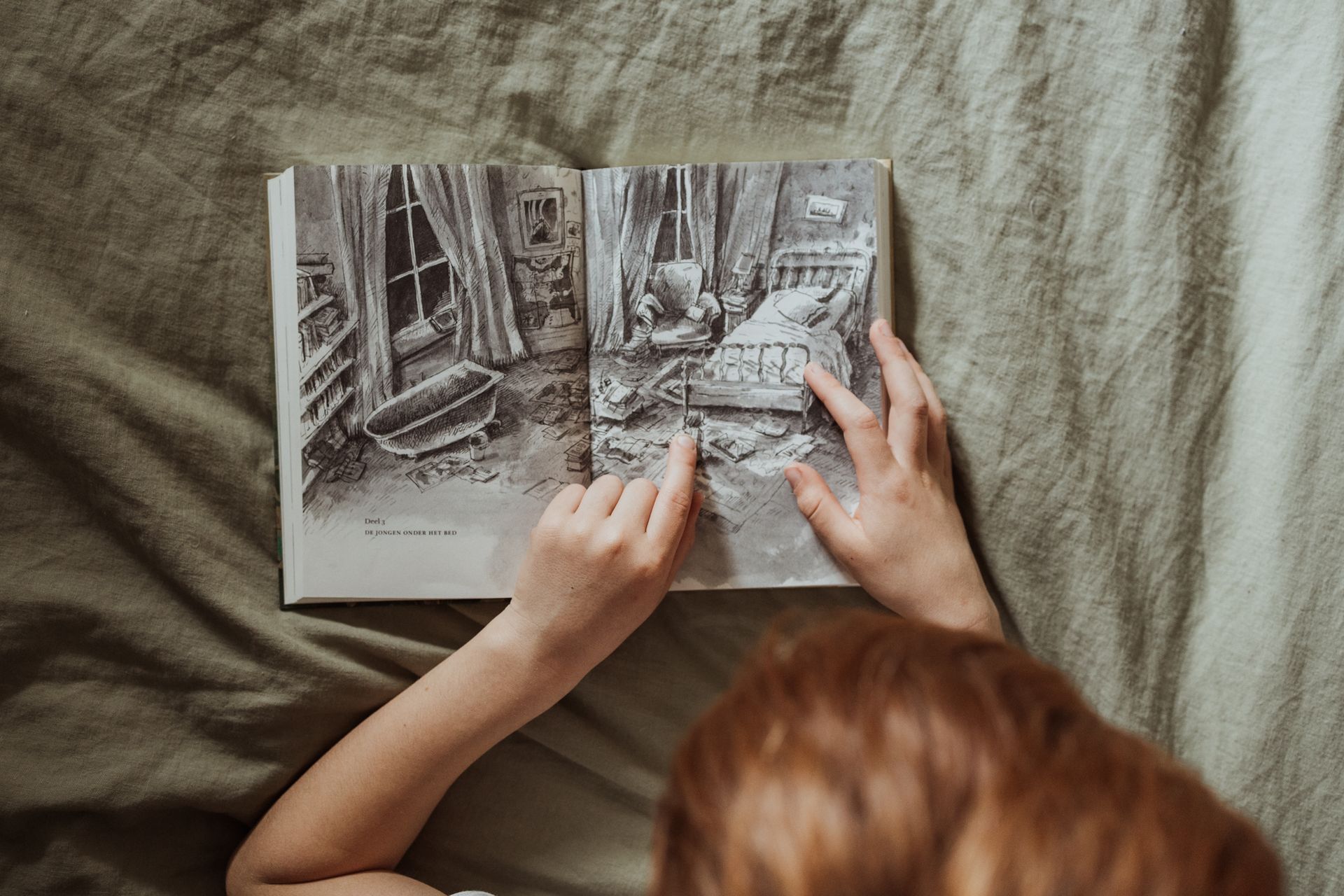 Kind leest kinderboek Kind leest kinderboek