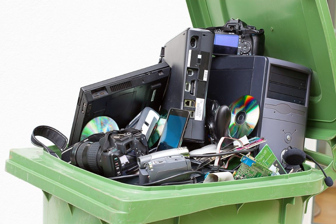 Recycle bin with appliances
