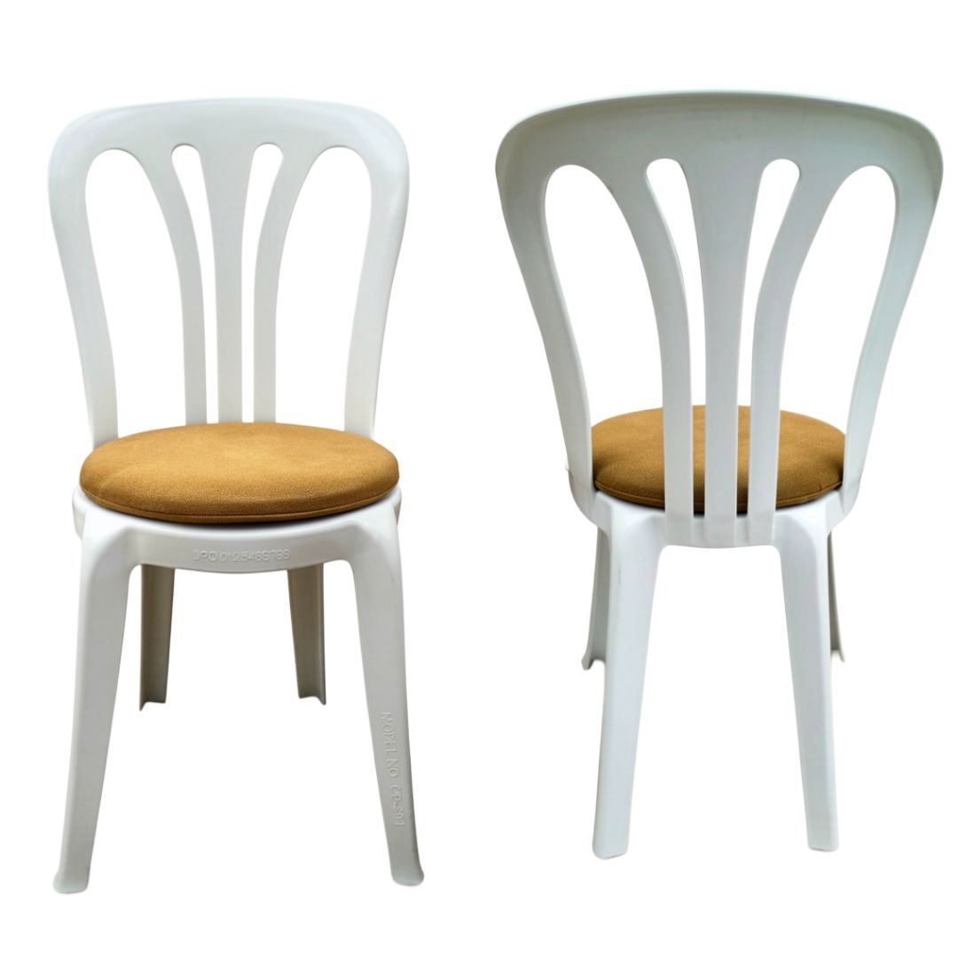 white chairs with cushions 