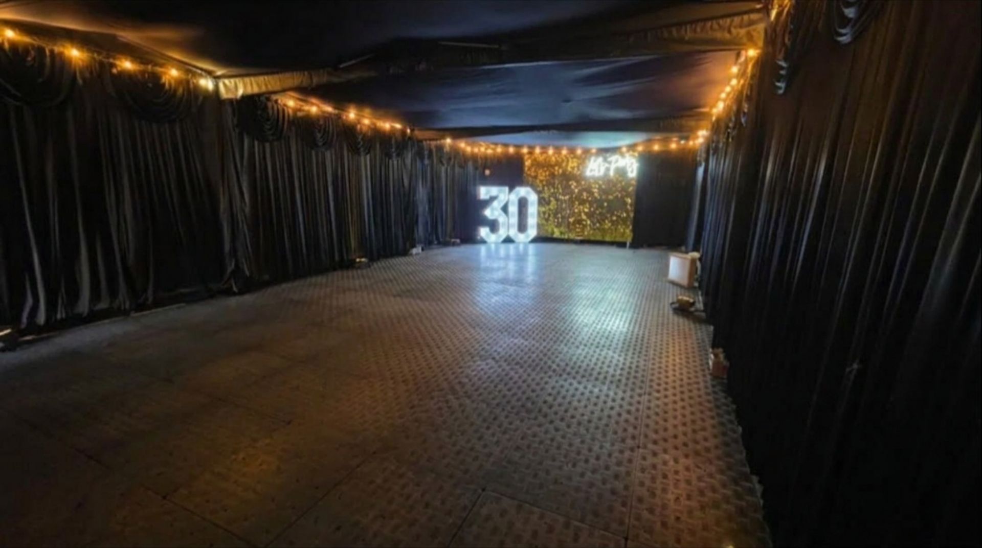 Black 4.5m x 9m without uplighters