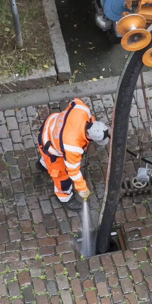 R Y R LIMPIEZA DE FOSAS, DRENAJE Y TRAMPAS DE GRASA