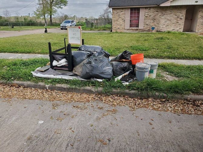 junk removal in Santa Fe, TX