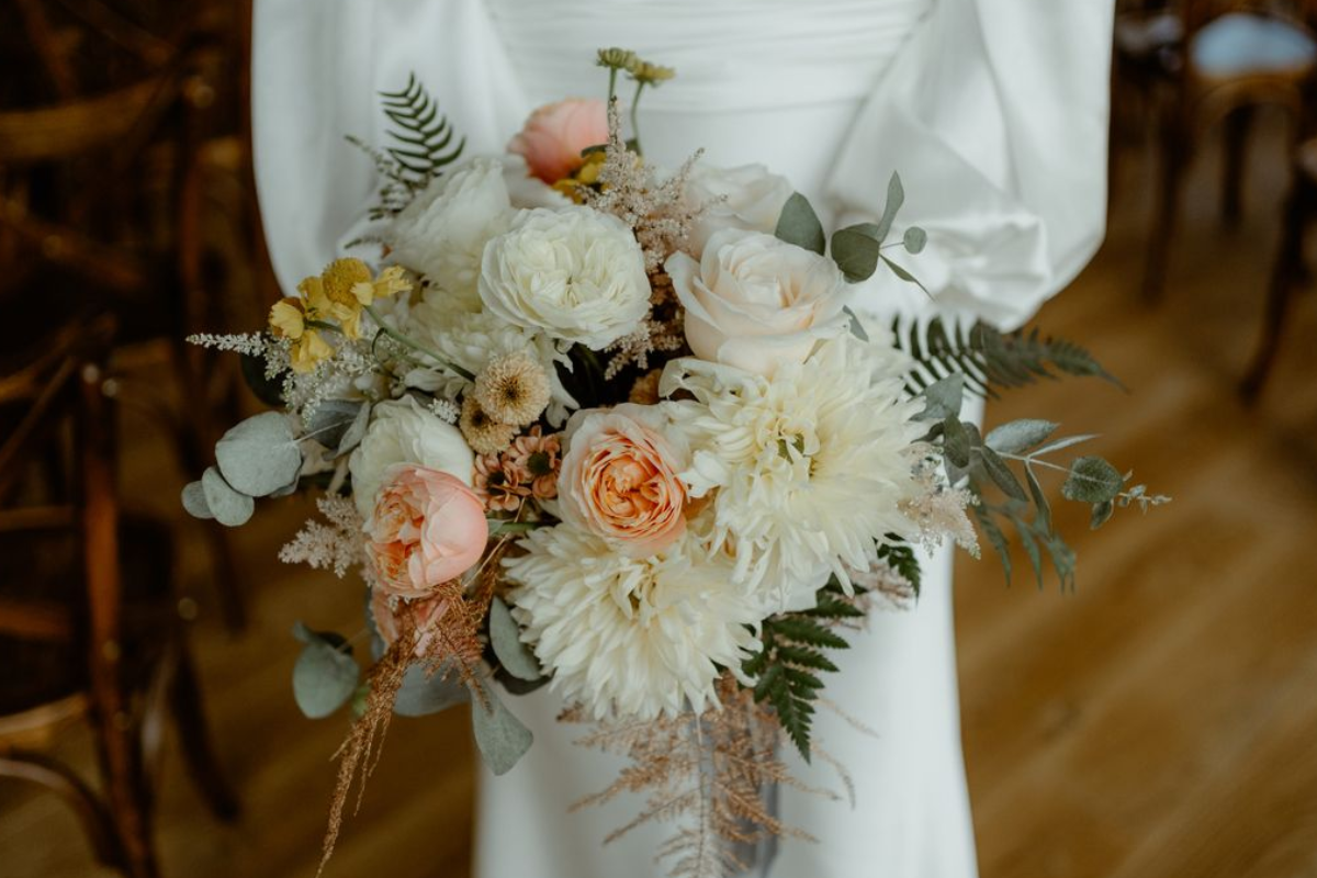 Wedding Florist in Edderton, Ross-Shire in the Scottish Highlands. Bespoke bridal bouquets, bridesmaids bouquets, buttonholes, wedding hair flowers, wedding venue flowers, church flowers, flower wands, wedding ceremony flowers, guest table flowers and top table flowers. Tain, Fearn, Balintore, Seaboard Villages, Portmahomack, Inverness, Dingwall, Dornoch, Rosehall, Ardgay, Bonar Bridge, Skibo