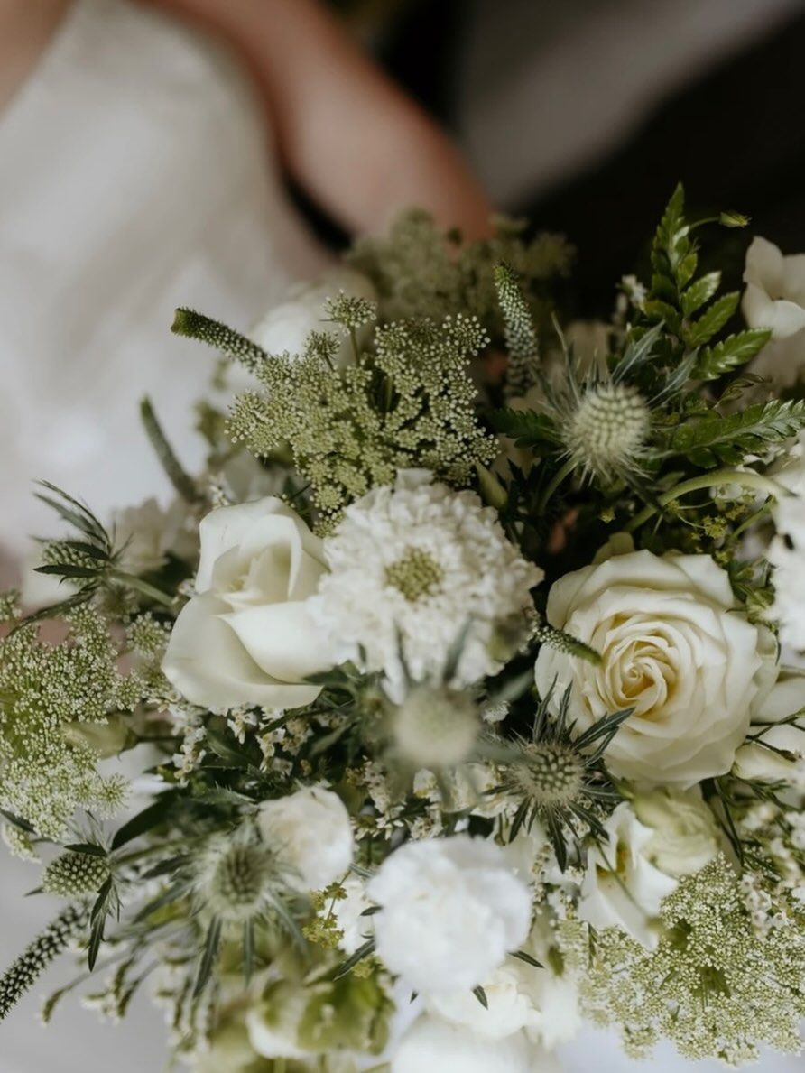 Wedding Florist in Edderton, Ross-Shire in the Scottish Highlands. Bespoke bridal bouquets, bridesmaids bouquets, buttonholes, wedding  hair flowers, wedding venue flowers, church flowers, flower wands, wedding ceremony flowers, guest table flowers and top table flowers.  Tain, Fearn, Balintore, Seaboard Villages, Portmahomack, Inverness, Dingwall, Dornoch, Rosehall, Ardgay, Bonar Bridge, Skibo