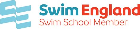 A blue and red logo for swim england swim school member