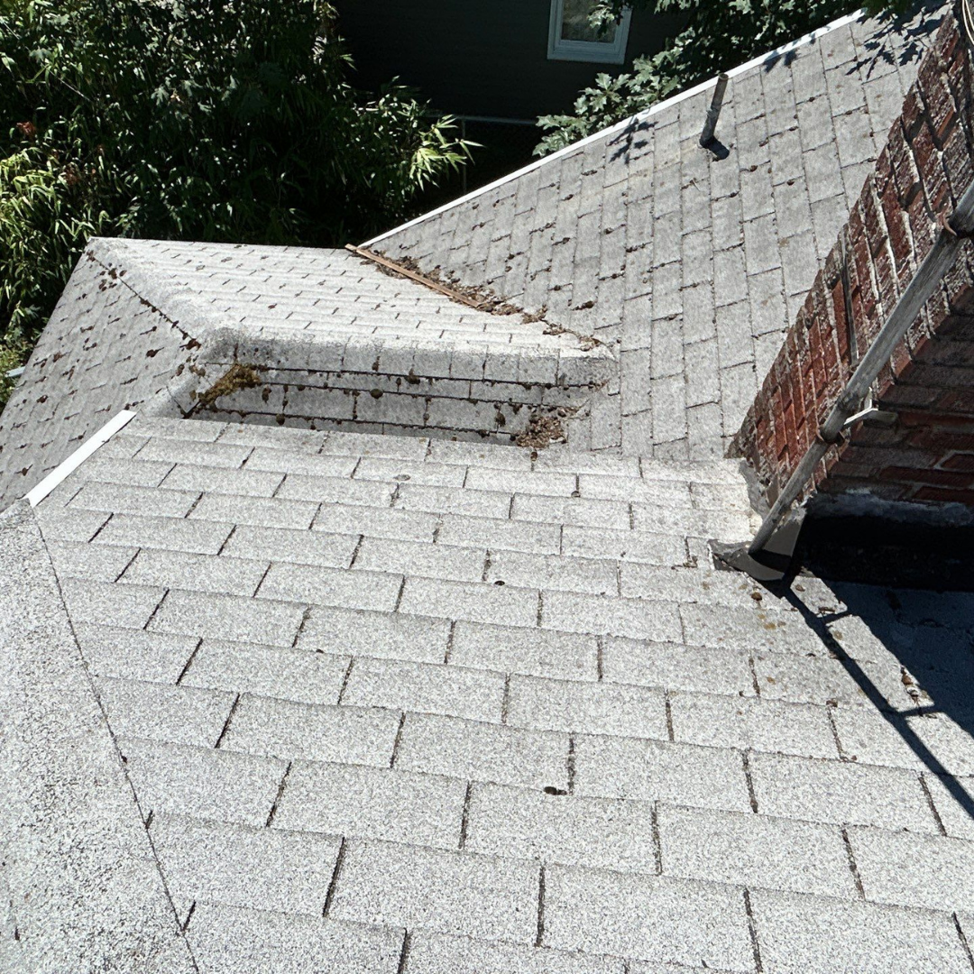 Common roof issues in Vancouver WA often start with moss lifting shingles, windstorm damage, freeze–thaw cracks, and attic moisture that leads to leaks. Valiant Roofing repairs pipe boots, flashing, skylights, valleys, soft decking, nail pops, emergency tarp needs, gutter edge leaks, and moss-related shingle lift across Vancouver and Portland.