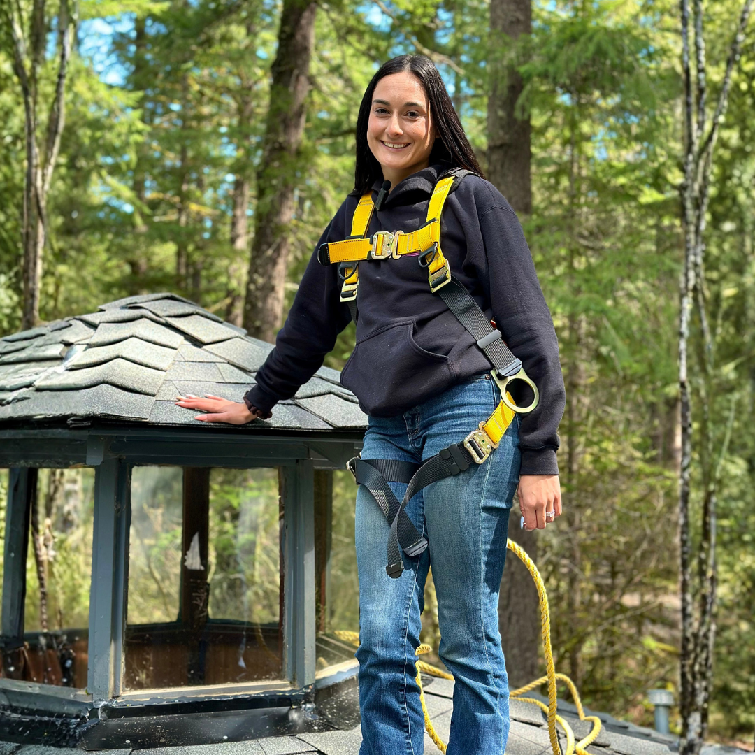 Image showing Valiant Roofing as one of the best roofers in Vancouver WA, featuring skilled in-house crews, Owens Corning Platinum Preferred installation, lifetime warranty options, one-day reroofs, fast repairs, storm-ready service, clear communication, and trusted local roofing expertise.