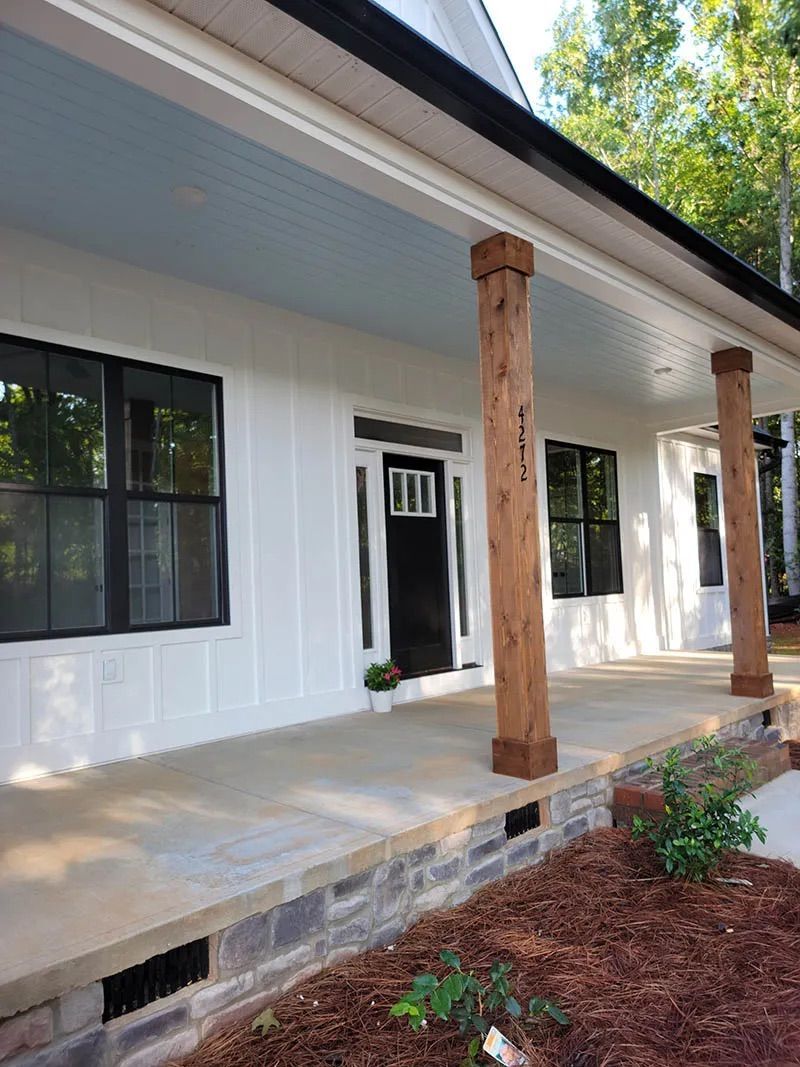 front porch of custom home built by Trent Campbell Builders, LLC