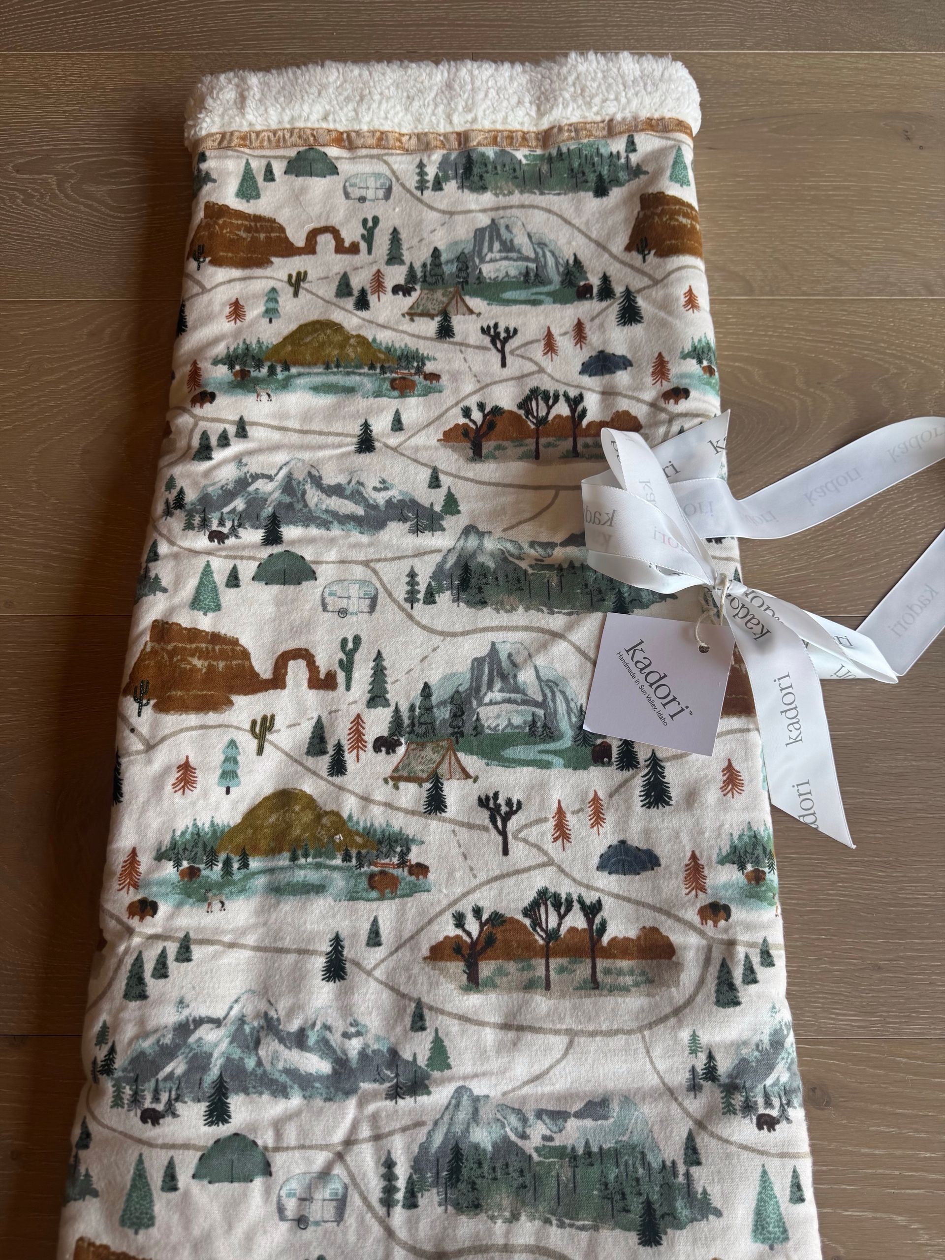 mountain scape printed kadori balnket