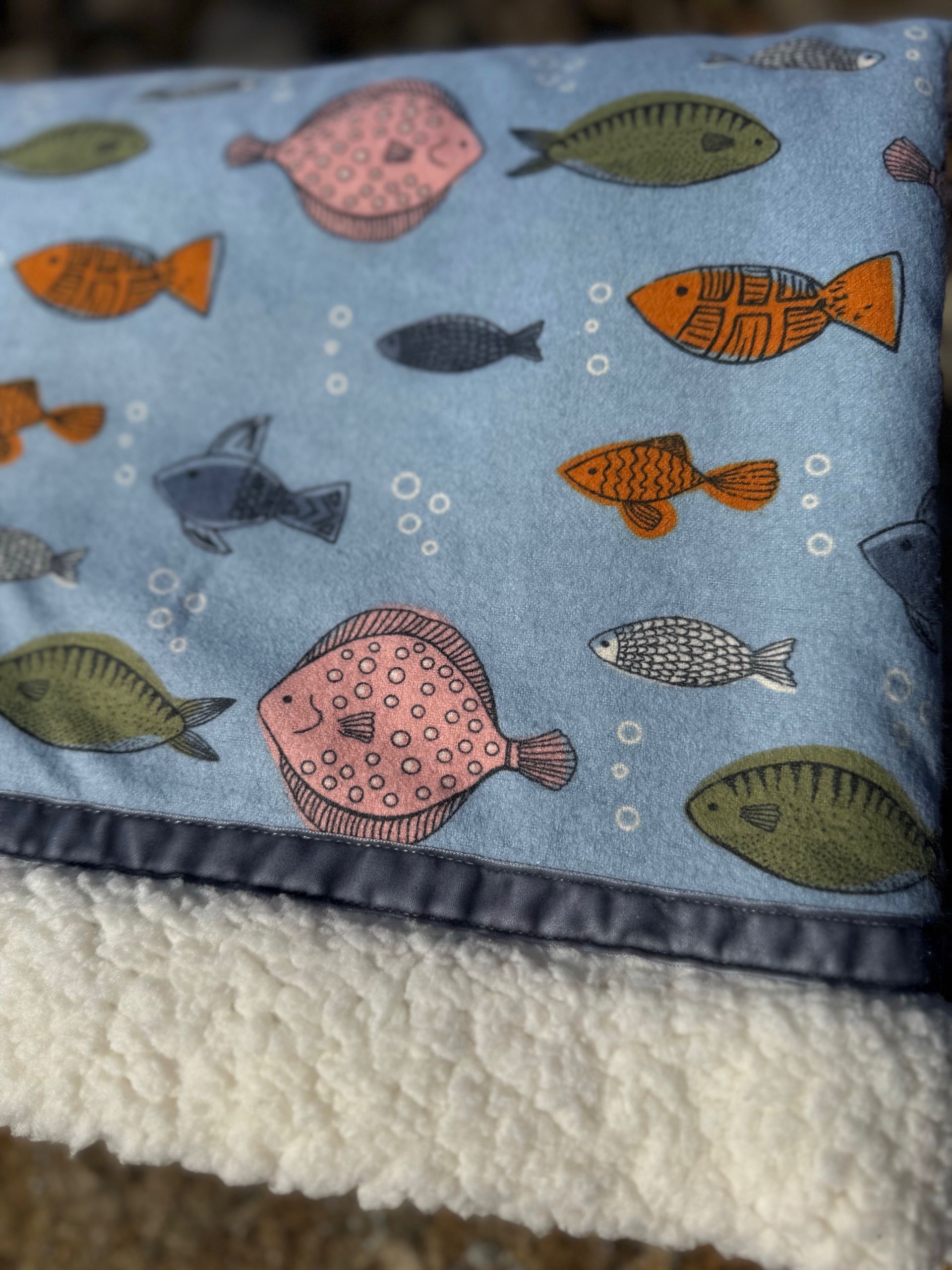 kadori sherpa baby blanket with printed colorful fish material