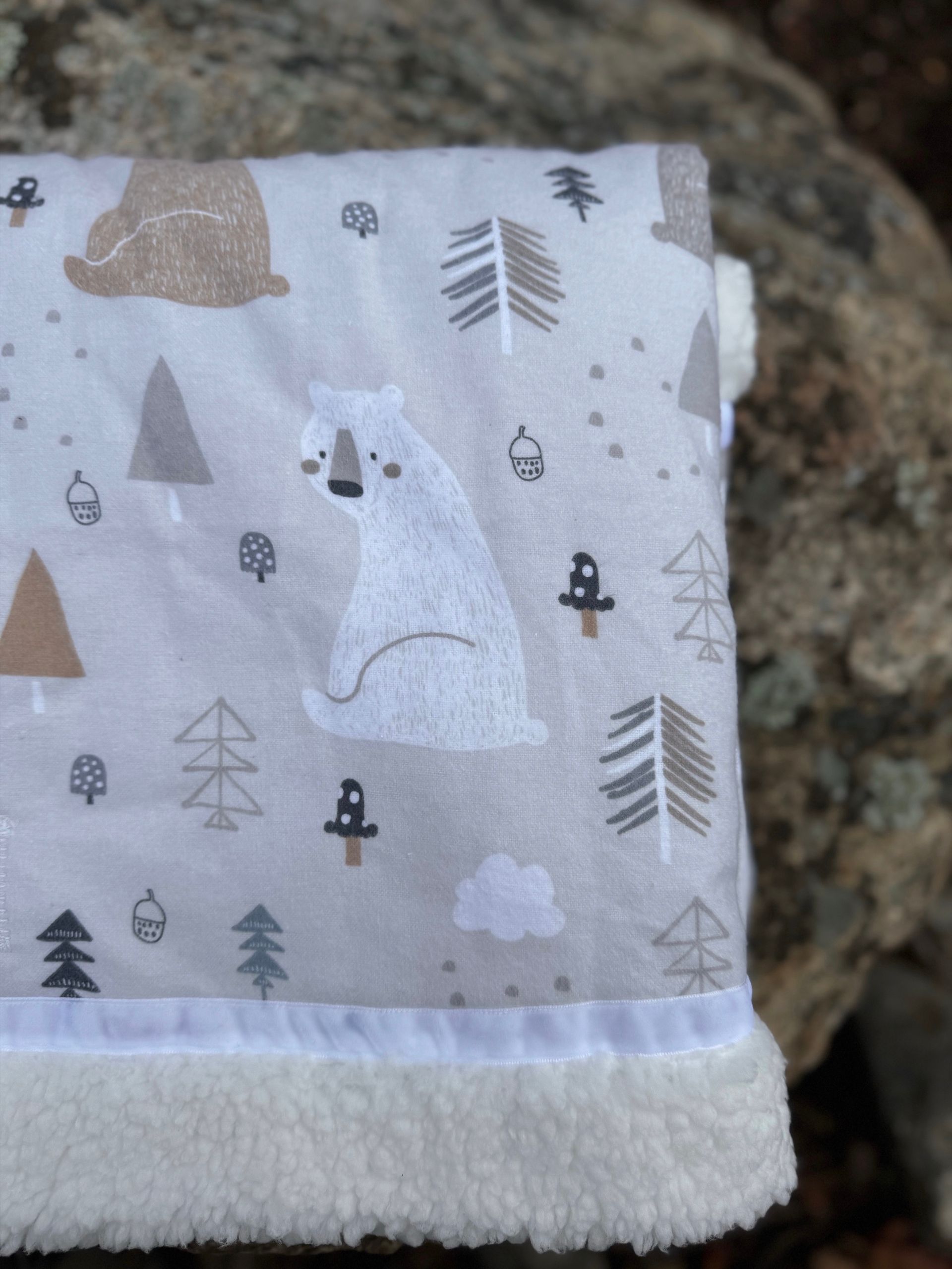 kadori sherpa baby blanket with printed bears material
