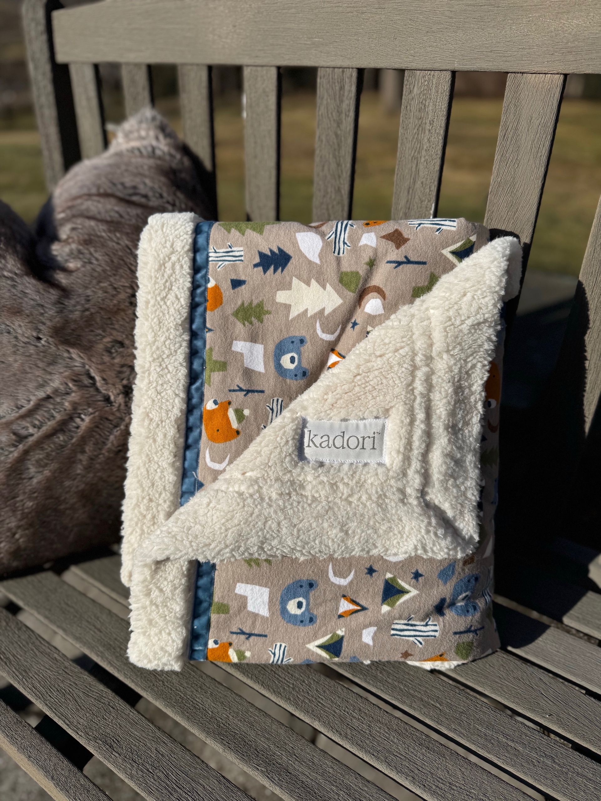 kadori sherpa baby blanket with blue bear printed material
