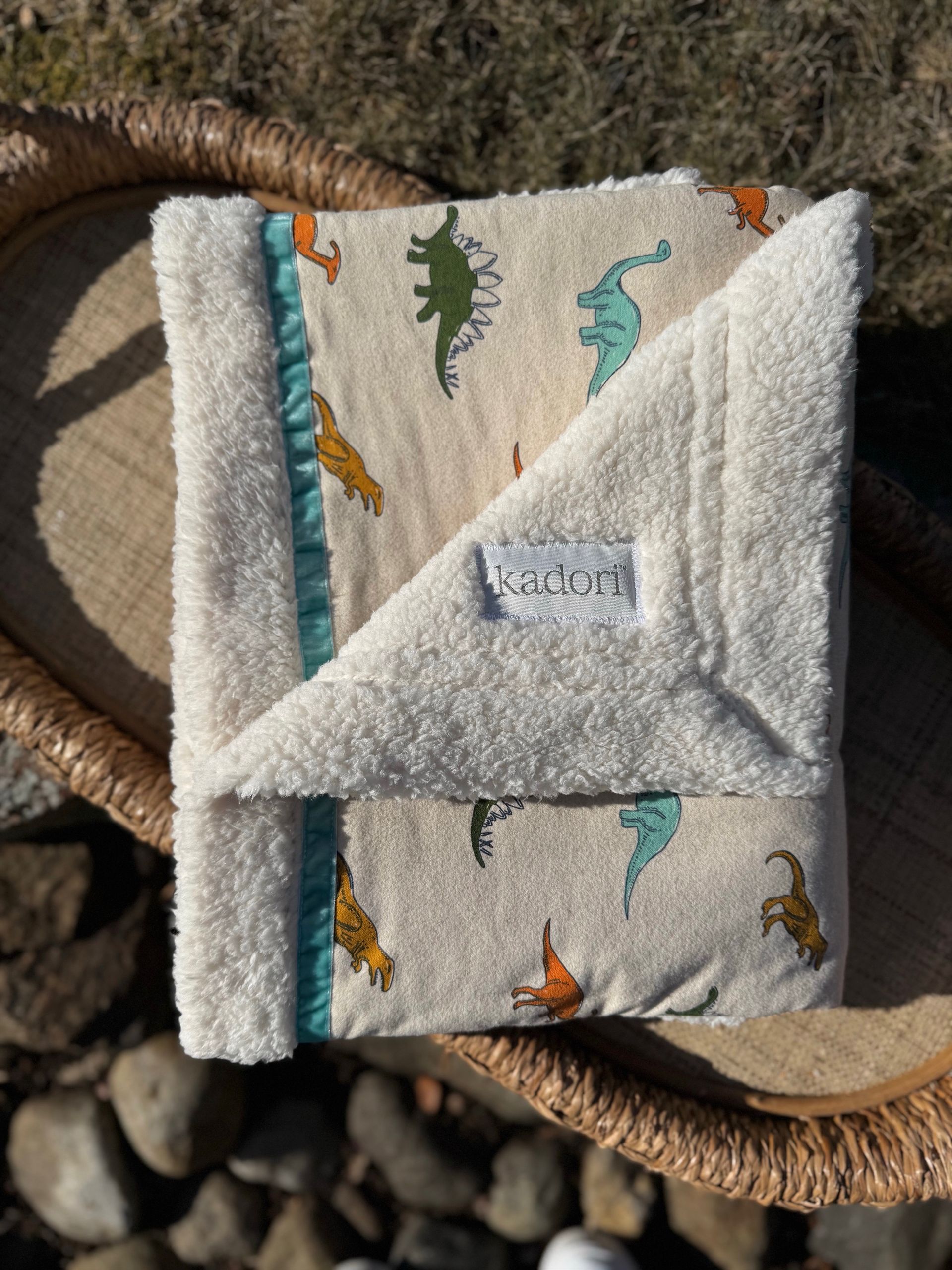 kadori sherpa baby blanket with printed dinosaur material