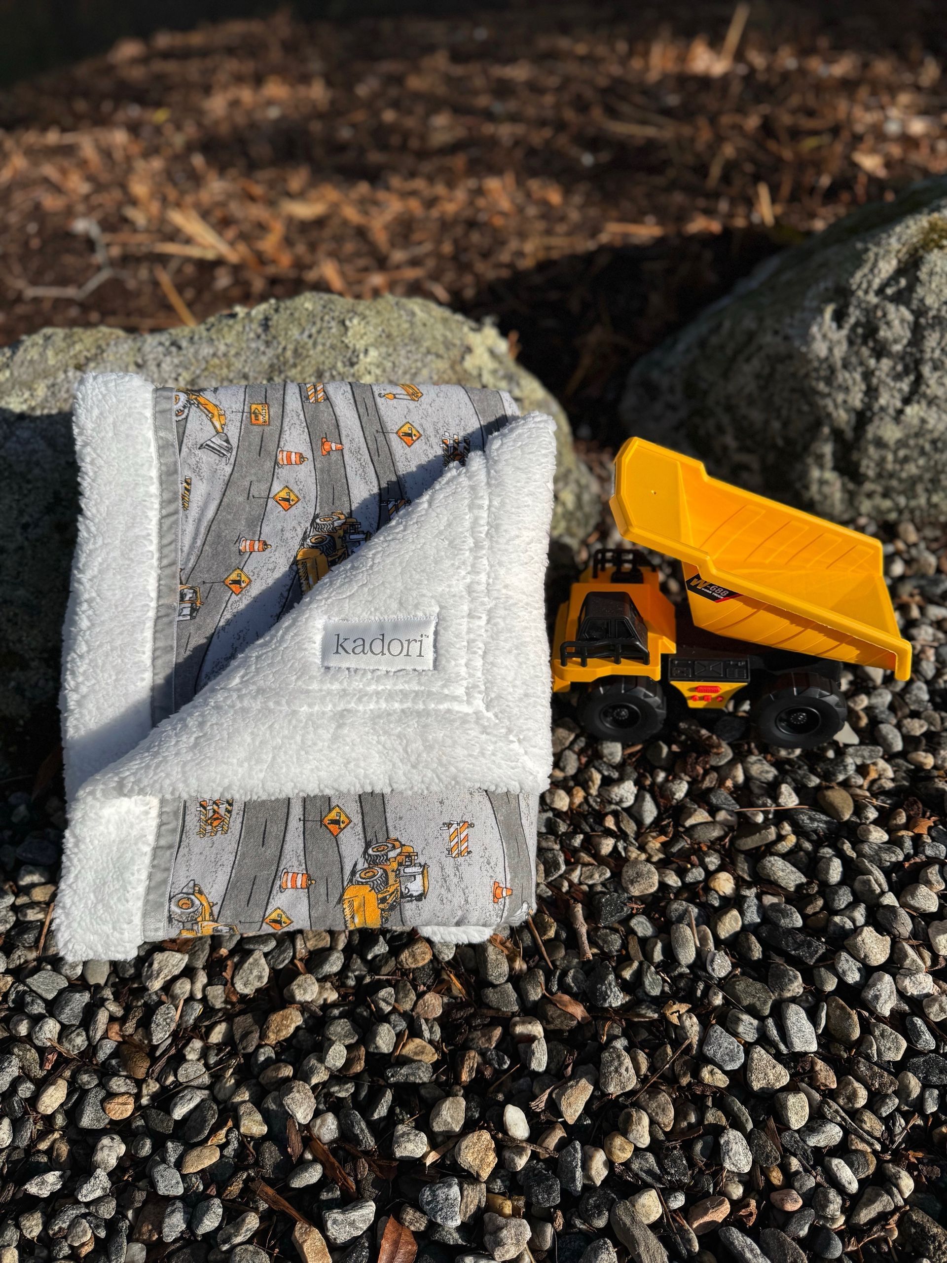 kadori sherpa baby blanket with dump truck printed material