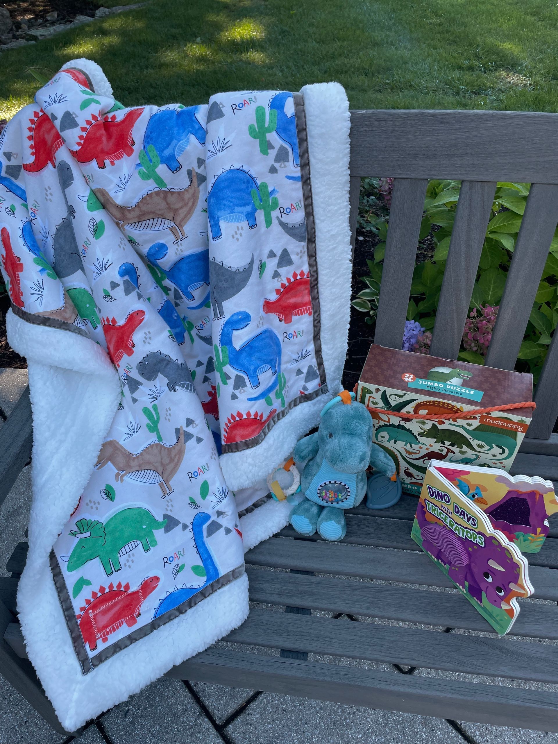 kadori sherpa baby blanket with dinosaur printed material