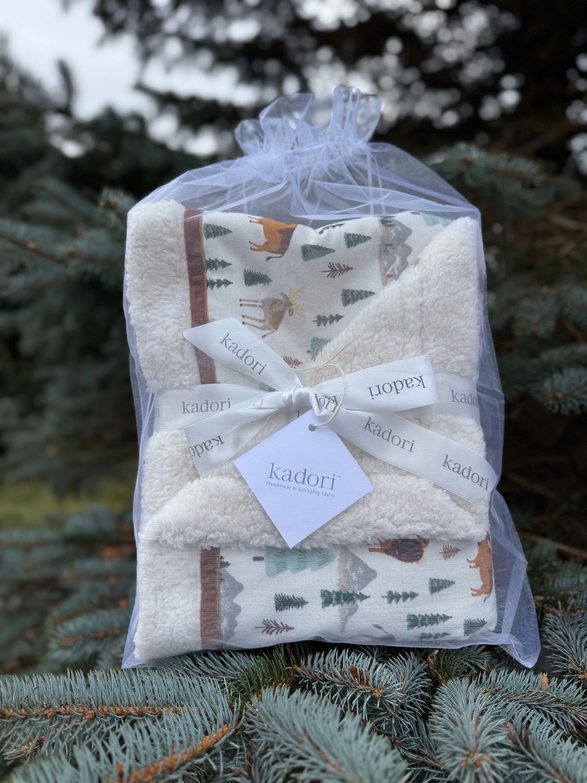 kadori sherpa baby blanket with printed moose and bison material