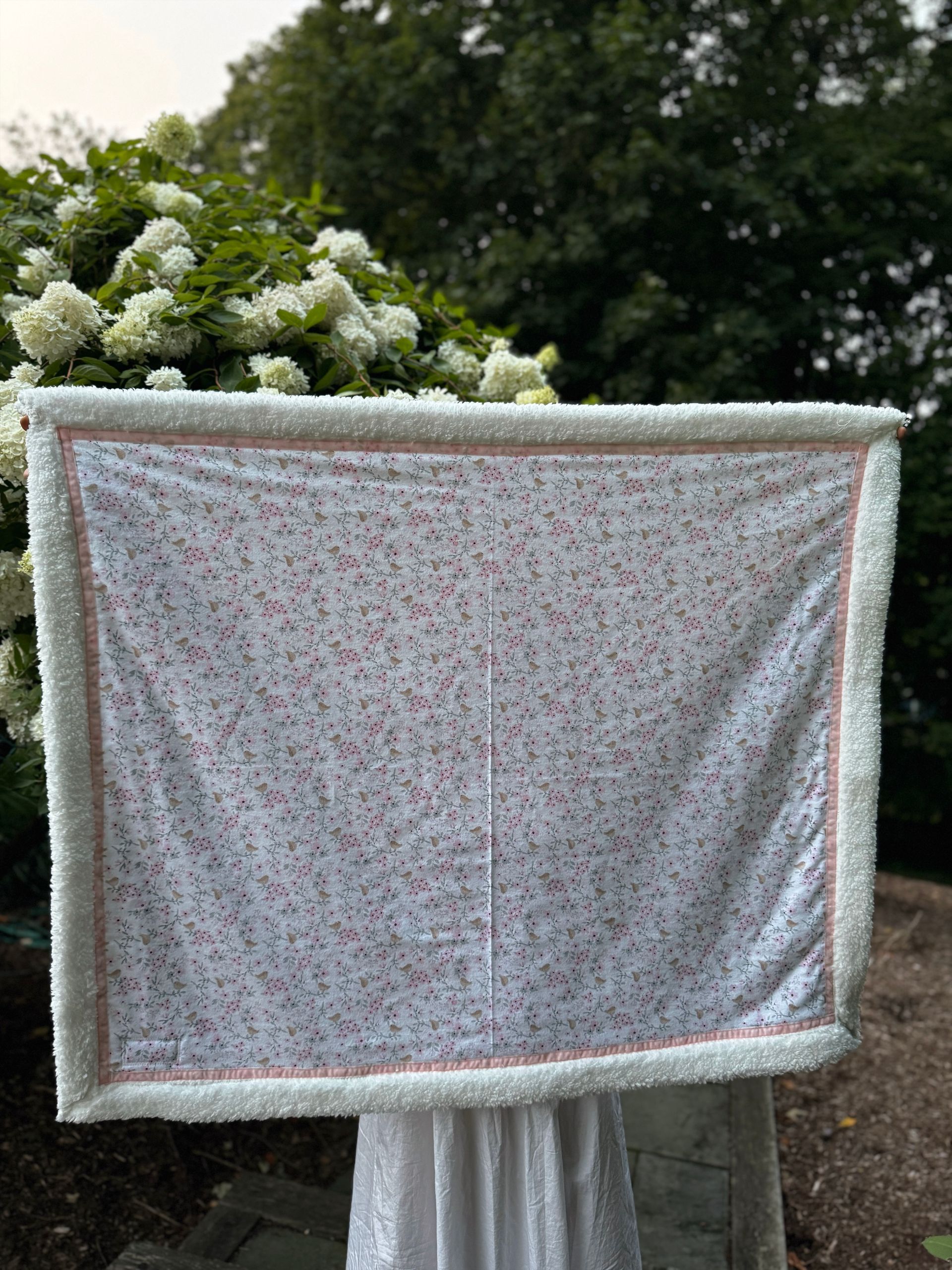 kadori sherpa baby blanket with printed little flower material
