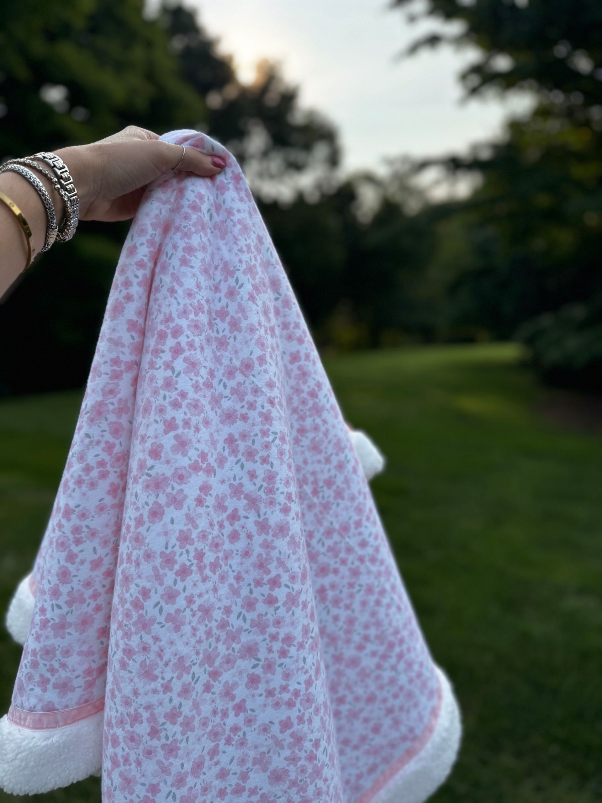 kadori sherpa baby blanket with pink flower printed material