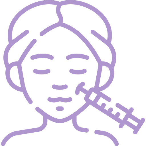 Una donna si sta sottoponendo a un'iniezione di botox sul viso.