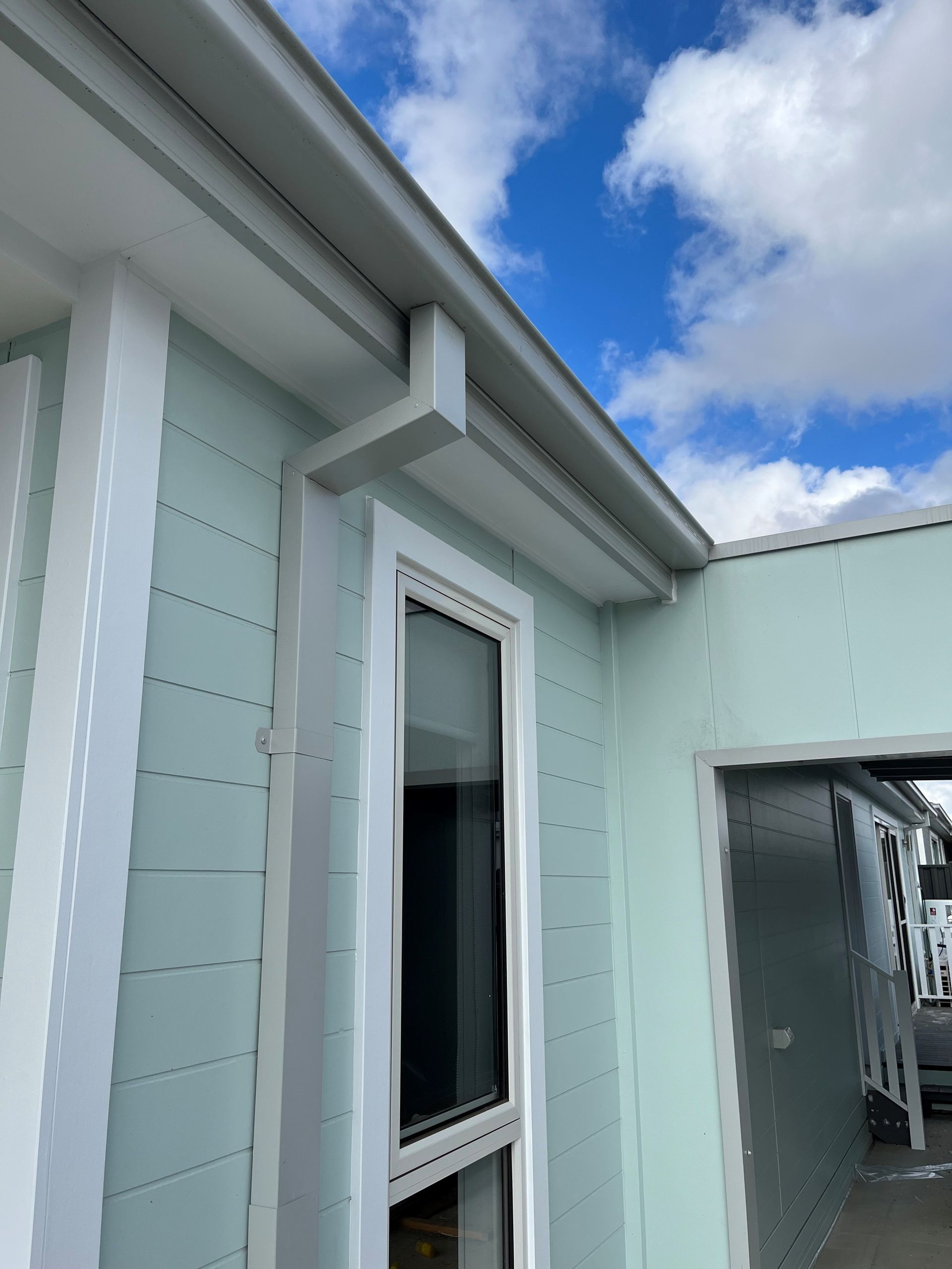 Curved Gutter Style — Hoppers Crossing, VIC — Flash Roofing Supplies