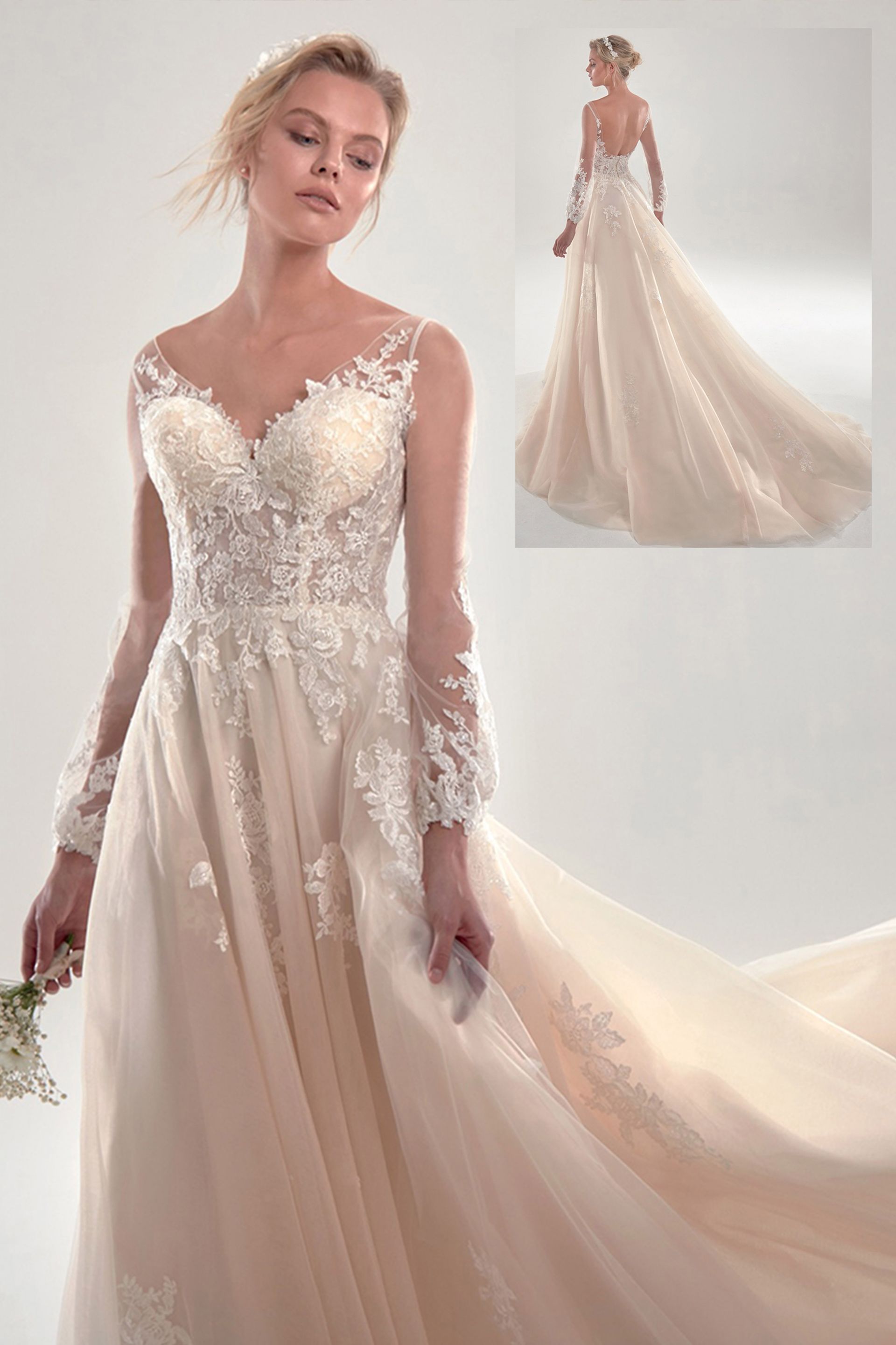 Una donna indossa un abito da sposa con maniche lunghe e scollo a V.