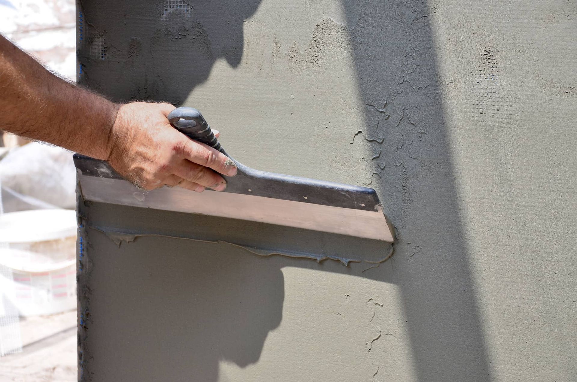 stucco repair professional