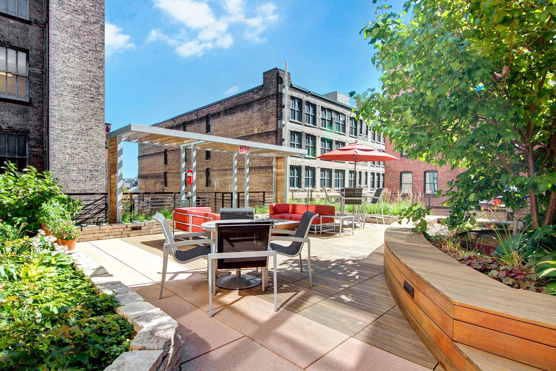 Lofts at Farmers Market Lounge